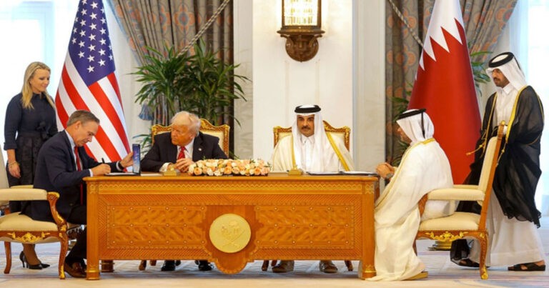 Trump Teken Kontrak Raksasa di Kunjungan Kedua ke Timur Tengah: Qatar Airways Akan Beli 210 Pesawat Boeing