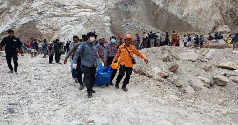 Tambang Galian Gunung Kuda Cirebon Longsor, 10 Pekerja Tewas