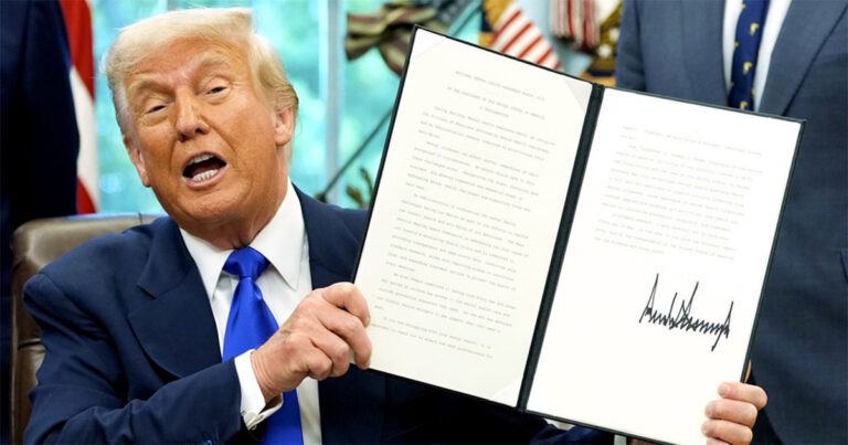 Trump Lagi-lagi Bikin Geger ? Media AS: Akan Ganti Nama Teluk Persia Menjadi Teluk Arab