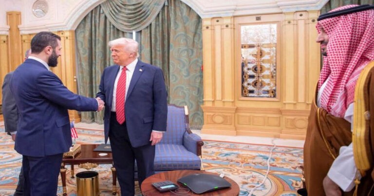 Pertemuan Pemimpin AS-Suriah Pertama dalam 25 Tahun, Trump Puji Ahmed al-Sharaa sebagai Sosok Karismatik