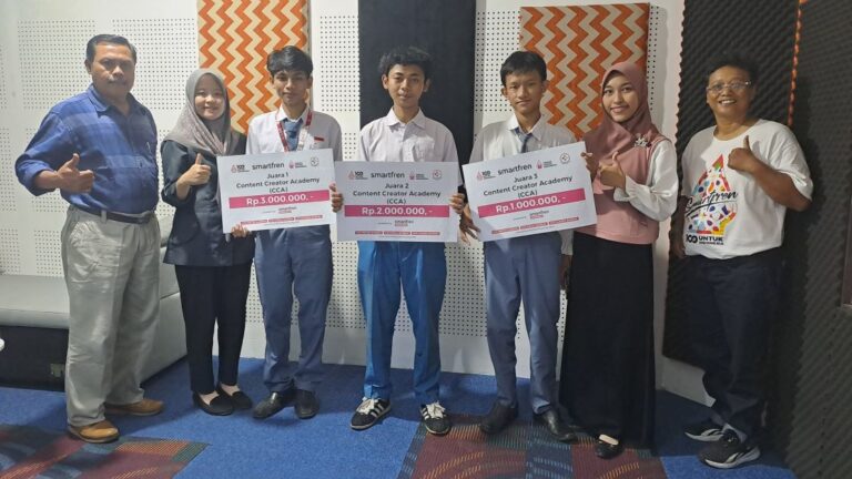 Peringati Hardiknas dan Harkitnas, XLSMART Selenggarakan Akademi Konten Kreator di Surabaya