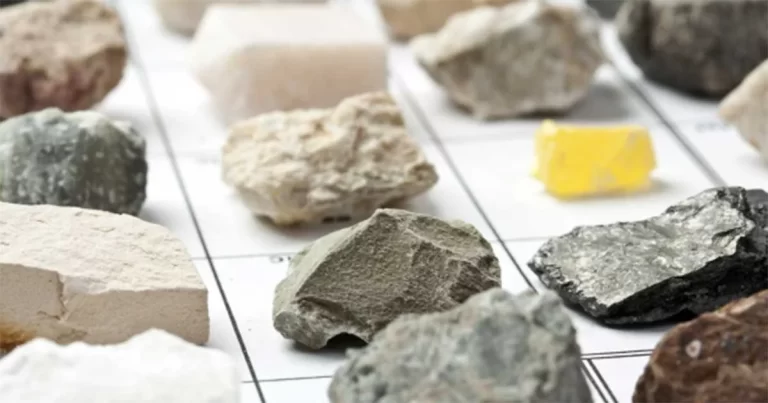 Awas! Batu-Batu Cantik Ini Jangan Pernah Diambil — Sekali Sentuh Bisa Mematikan!