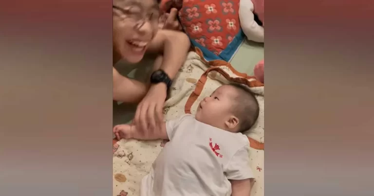 Bayi 3 Bulan Tiba-tiba Panggil “Kakak”, Bikin Haru dan Heboh Netizen