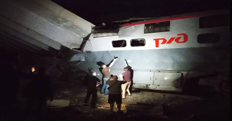 Jembatan di Rusia Diduga Diledakkan hingga Runtuh ke Rel, Sebabkan Kereta Tergelincir: 7 Tewas dan  Puluhan Terluka