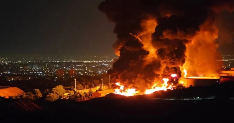 11 Depot Minyak di  Iran Meledak Hingga Puluhan Kota di Israel membunyikan Alarm Serangan Udara