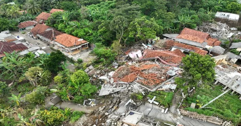 Sinergi Pemerintah Pusat Tangani Kejadian Pergerakan Tanah di Purwakarta yang Berdampak Terhadap 256 Jiwa