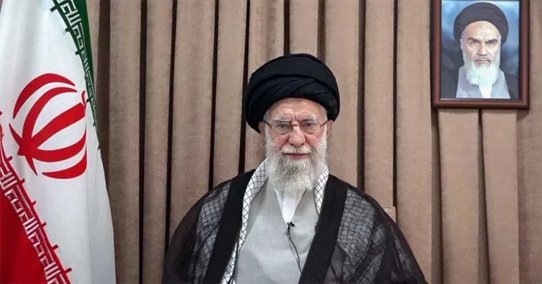 Seiring Meningkatnya Aksi Protes di Iran, Beredar Khamenei Berencana Melarikan Diri ke Moskow