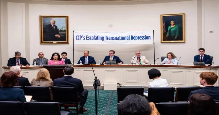 CEO The Epoch Times Peringatkan: Partai Komunis Tiongkok  Meluncurkan Perang Senyap 
