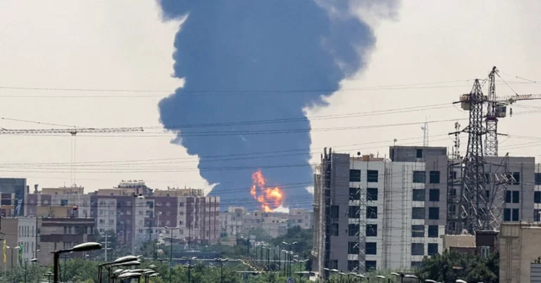 Militer Israel Peringatkan: Warga di Sekitar Fasilitas Senjata Iran Harus Segera Mengungsi