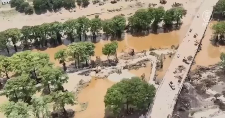 Banjir Terbesar Abad Ini di Texas : Jumlah Korban Tewas Melebihi 100 Jiwa, Trump Meninjau Lokasi Bencana Pada Hari Jumat
