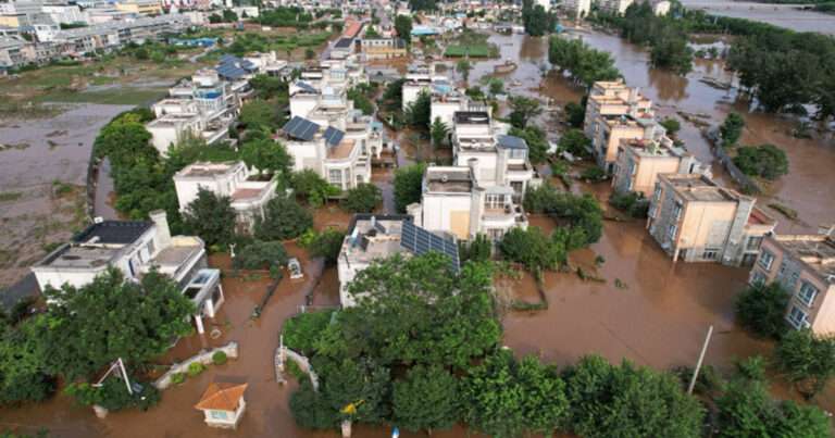 Penampakan Rumah-rumah di Beijing Terendam Banjir dan Kehancurannya 