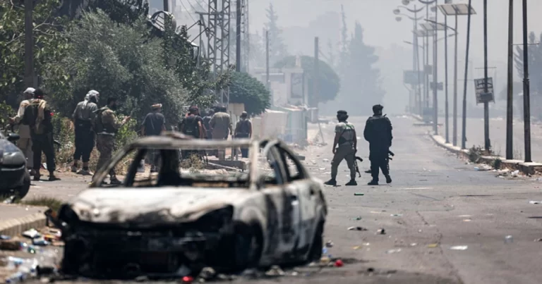 “Gencatan Senjata Diumumkan” tapi Baku Tembak Klan Arab Badui vs Druze Terus Berlanjut, Lebih dari 900 Orang Tewas dalam Konflik Sweida di Suriah