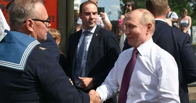 Putin Dikepung 300 Drone Ukraina di St. Petersburg, Parade Militer Dibatalkan!