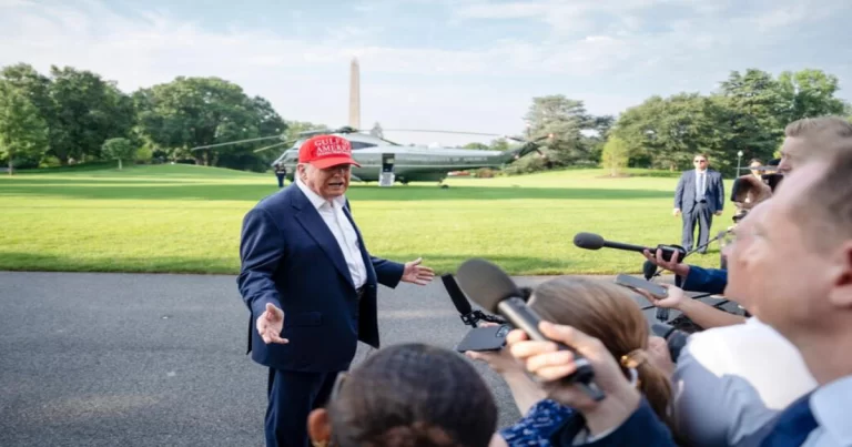 Trump Siap ‘Menggulung’ 100 Negara! Siapa yang Berani Melawan? Anti Amerika dan Anggota BRICS Terancam Tambahan Tarif 10% 