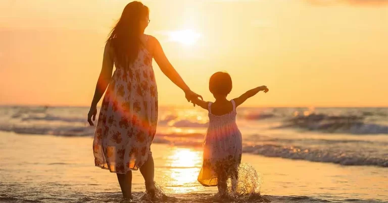 9 Tipe Ibu yang Mampu Membesarkan Anak Hebat, Apakah Kamu Termasuk Salah Satunya?