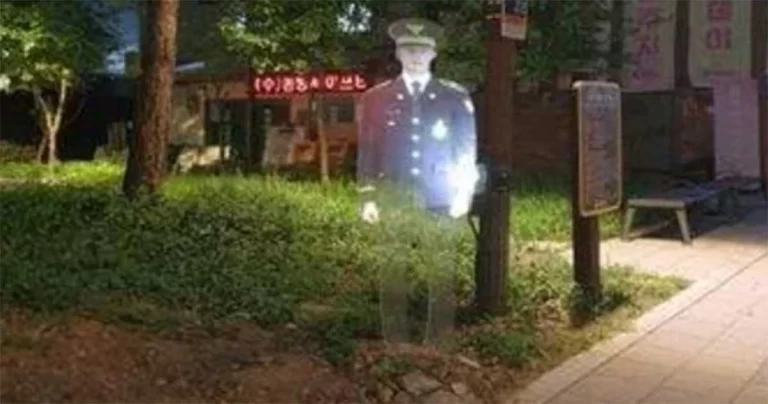 Korea Selatan Kerahkan Polisi Holografik Seukuran Asli untuk Cegah Kejahatan
