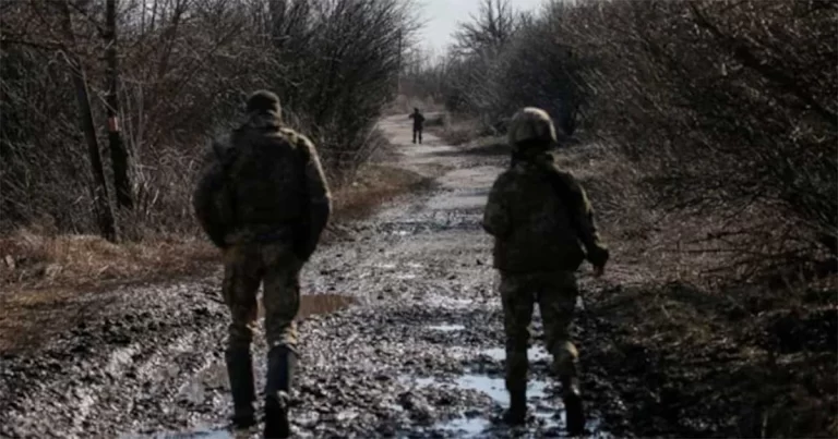 Tentara Garis Depan di Ukraina Tak Terlalu Berharap dengan Rencana Pertemuan Trump-Putin