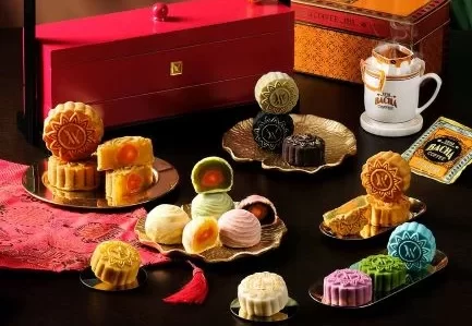 Vasa Hotel Surabaya Sambut Festival Pertengahan Musim Gugur dengan Koleksi Mooncake Royal Fengxian