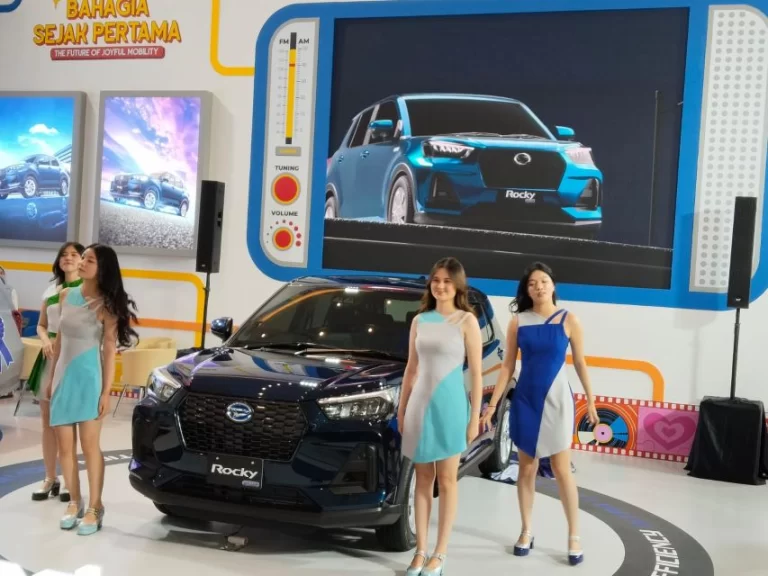 Warga Surabaya Rasakan Daihatsu Hybrid Daihatsu Pertama di GIIAS Surabaya 2025