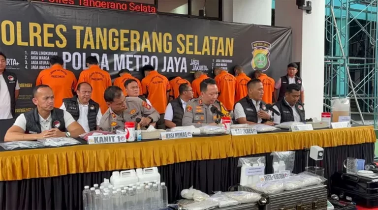 Pabrik Tembakau Sintetis di Cikarang Terungkap, Bahan Baku Impor dari Tiongkok: Ancaman Baru bagi Generasi Muda Indonesia
