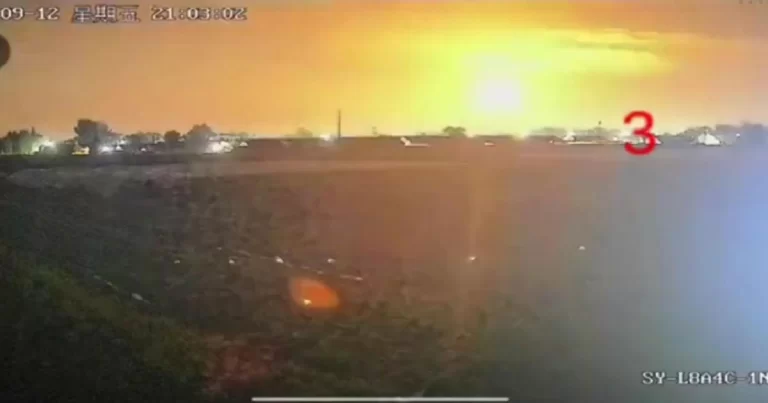 Intersepsi Rudal? Dua Bola Cahaya Ditembak Jatuh di Langit Malam Shandong, Tiongkok  