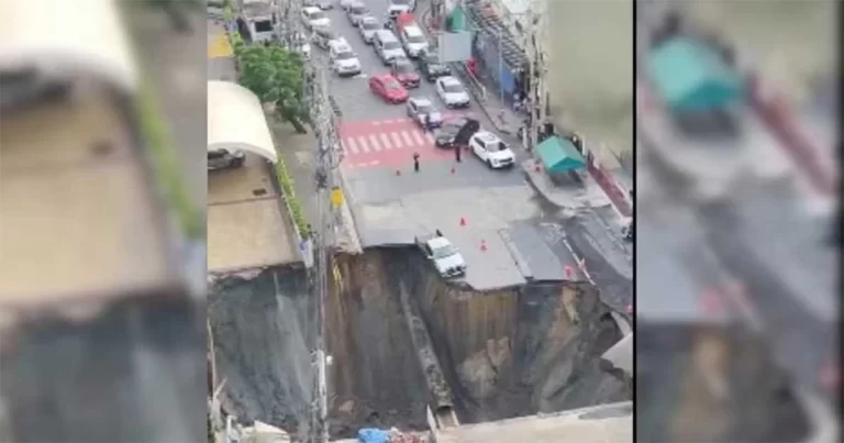 Video: Jalan Runtuh di Bangkok Timbulkan Sinkhole yang Sangat Besar, Lalu Lintas Terganggu