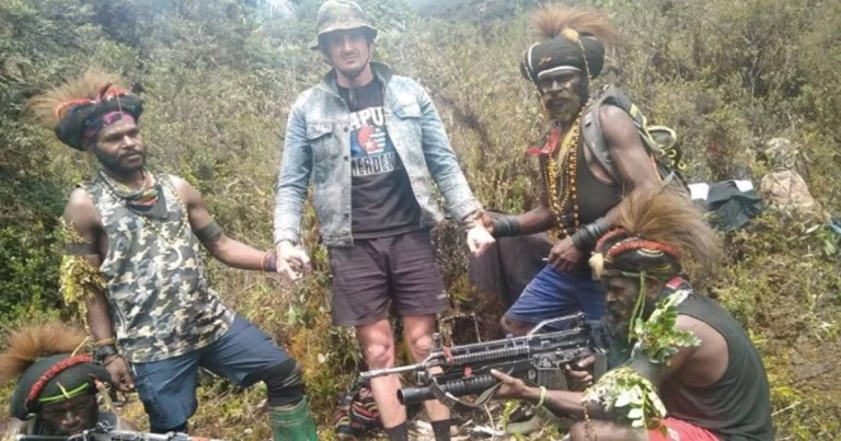 2 Warga Australia Didakwa Perdagangan Senjata Api Terkait Penculikan Pilot Selandia Baru di Papua 