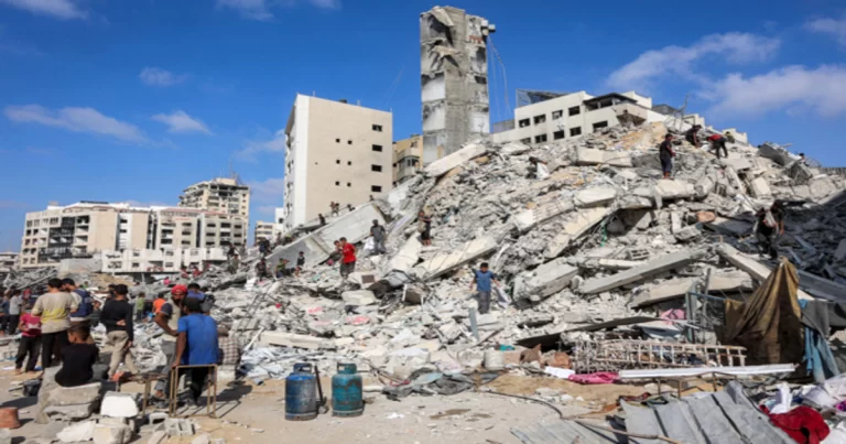 Militer Israel Hantam Gedung Apartemen Ketiga di Gaza, Trump Beri Ultimatum Terakhir kepada Hamas