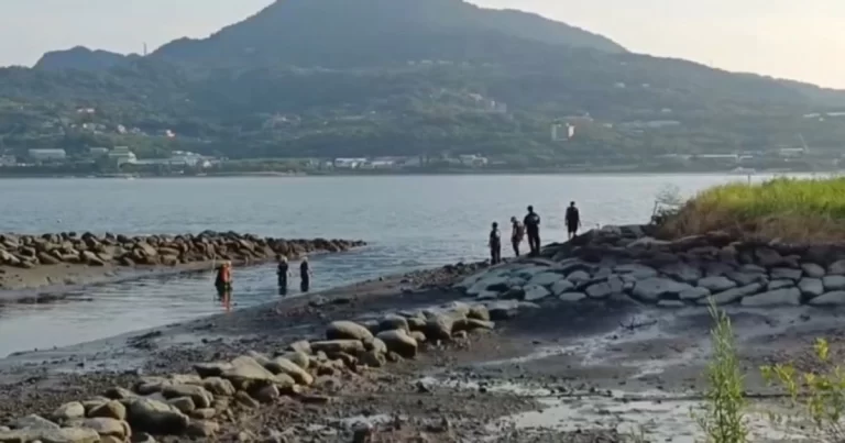 Tak Yakin Apa yang Harus Dilakukan Setelah Kematian Ibu Mertuanya, Seorang Menantu Perempuan Asal Tiongkok Membuang Jasadnya ke Sungai