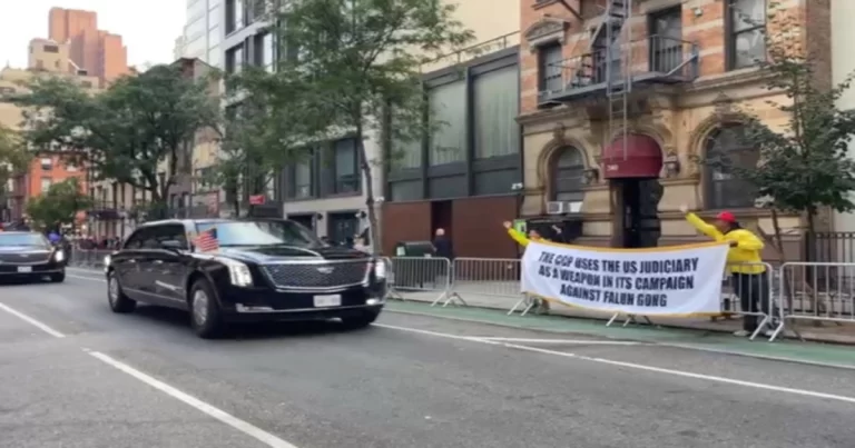 Trump Tinggalkan Markas Besar PBB, Sempat Melambaikan Tangan kepada Praktisi Falun Gong