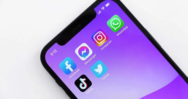 Komisi Prancis Merekomendasikan Pelarangan Media Sosial untuk Anak di Bawah 15 Tahun