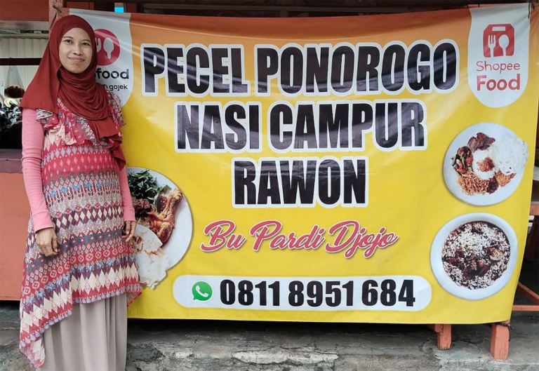 Pecel Ponorogo Bu Pardi: Berjualan Mulai Subuh Kini Legenda Kuliner Surabaya