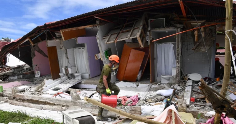 Filipina Diguncang Gempa Magnitudo 6,9 : Hampir 300 Korban Jiwa, Dikhawatirkan Ada Gempa Susulan Magnitudo 6