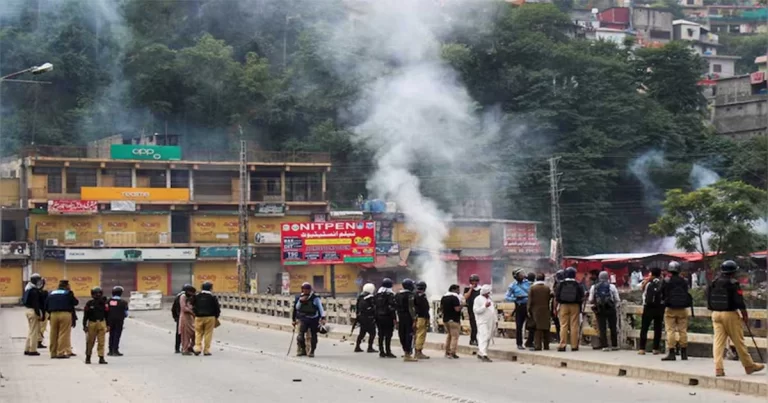 Protes Anti-Pemerintah yang Penuh Kekerasan Mengguncang Kashmir Pakistan