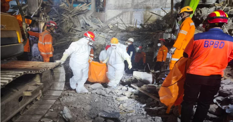 [UPDATE] Masa Pencarian Memasuki Hari ke-7, 40 Jenazah Ditemukan di Reruntuhan Ambruknya Mushola Ponpes Al Khoziny Sidoarjo