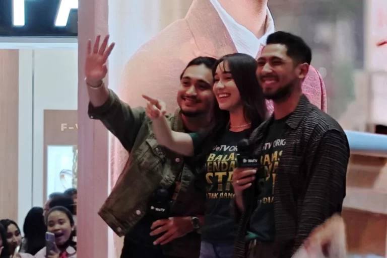 Penggemar Antusias Penuhi Area Meet & Greet WeTV Serial Original “Balas Dendam Istri yang Tak Dianggap” di Surabaya