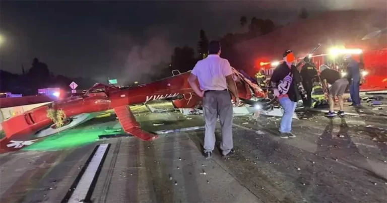 Video: Helikopter Jatuh di Jalan Raya Sacramento, California, Beberapa Orang Terluka