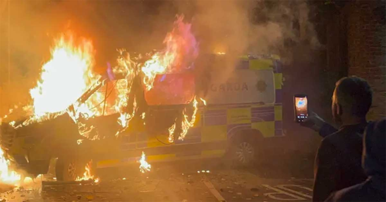Protes di Irlandia : Ketegangan Meningkat Setelah 23 Orang Ditangkap Setelah Bentrok dengan Polisi