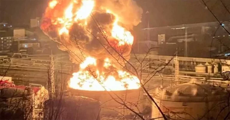 Rusia Kaget! Terminal Minyak Terbesar di Krimea Meledak Usai Diserang Drone Ukraina”