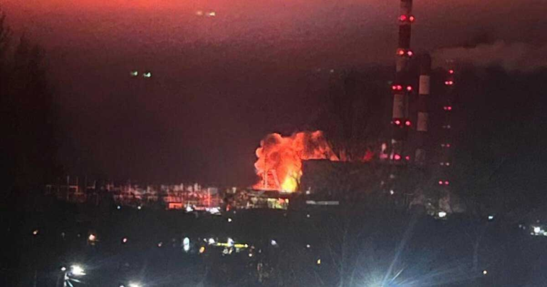 Malam Api di Rusia: Ukraina Gempur Pembangkit Terbesar, Rudal Putin Justru Hantam Rakyatnya Sendiri!