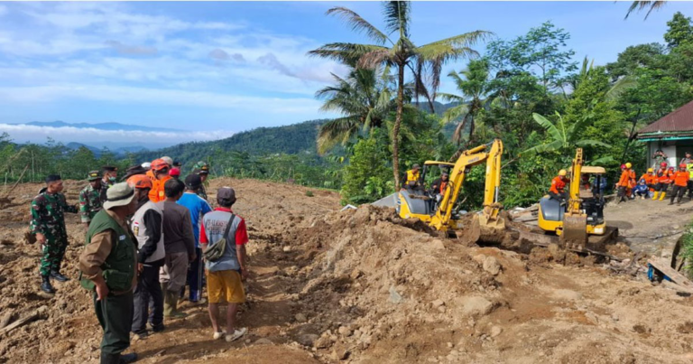 (UPDATE) Tanah Longsor Menerjang Banjarnegara : 3 Orang Tewas, 25 Hilang dan 934 Jiwa Mengungsi