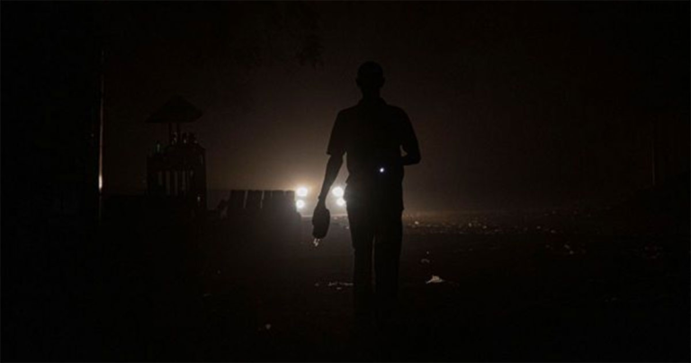 Rusia dalam Kepungan Api: 500.000 Warga Tanpa Listrik, Kilang Hancur, Moskow Diserbu Drone