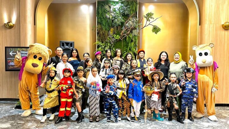 Mercure Surabaya Grand Mirama Gelar Kids Fashion Show, Ajak Anak Jadi “Little Heroes”