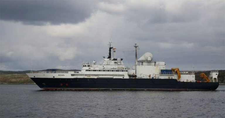 Kapal Mata-mata Rusia Terlihat di Dekat Pantai Inggris