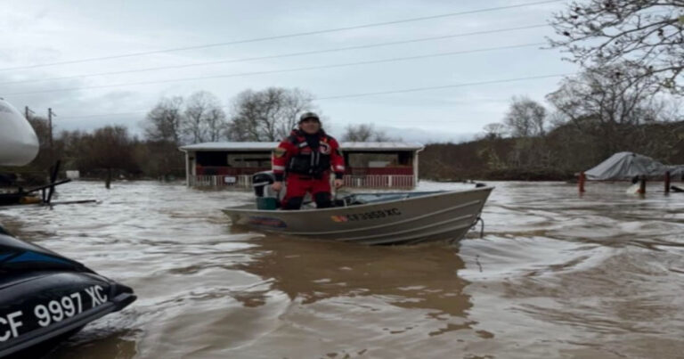 Gubernur California Nyatakan Keadaan Darurat: Banjir dan Longsor Mengancam Saat Hari Natal