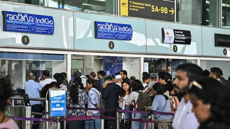 Krisis Penerbangan India! IndiGo Kacau, Penumpang Menginap di Bandara, Pemulihan Diperkirakan 2 Bulan