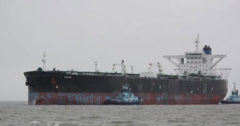 Tekanan Naik Level: AS Blokade Tanker Minyak Ketiga, Maduro di Ujung Tanduk