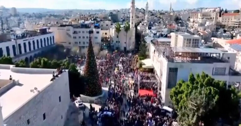 Selama Gencatan Senjata Gaza, Warga Israel–Palestina Rayakan Natal untuk Pertama Kalinya Hingga Digelar Parade di Bethlehem