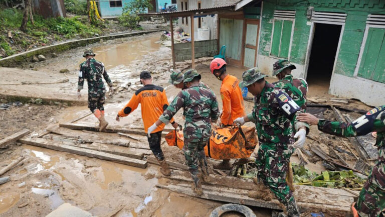 Banjir-Longsor di Asia Selatan dan Asia Tenggara Tewaskan Lebih dari 1.300 Orang — Operasi Penyelamatan Terus Dipercepat