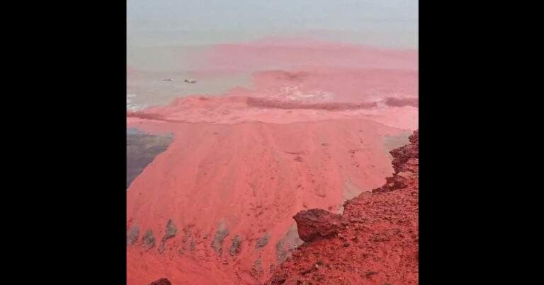 Video Pantai Iran Berubah Menjadi “Lautan Merah Darah”, Rekaman Mengejutkan Terungkap 